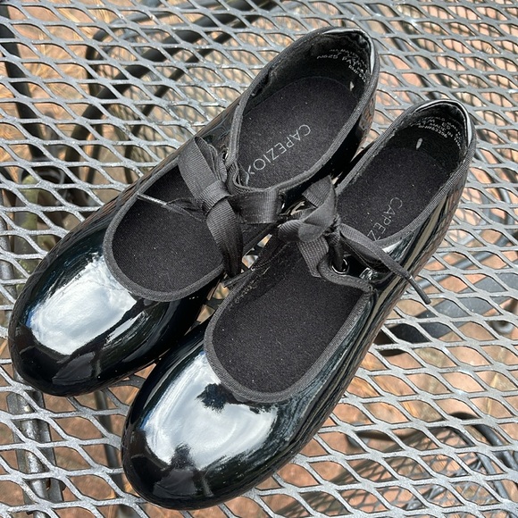 CAPEZIO Jr. Tyette Tap Shoe for Beginners Size 7 1/2 Black Worn 1-2 Times - Picture 2 of 16